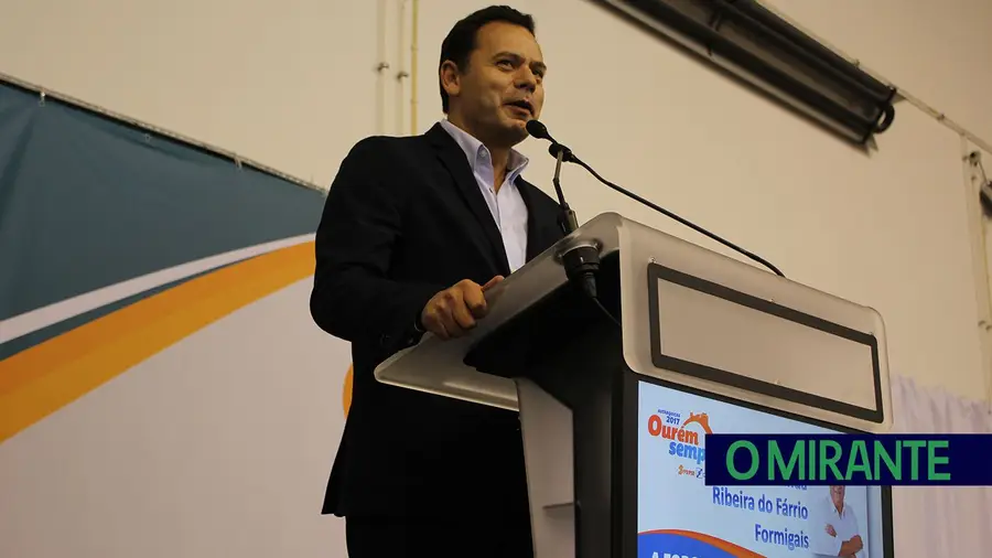 Menos de um terço dos militantes da região votaram na eleição do presidente do PSD