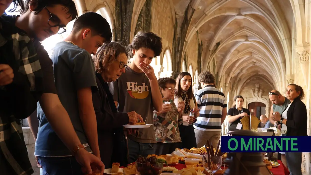 Estudantes da Escola de Educação de Santarém apresentam exposição