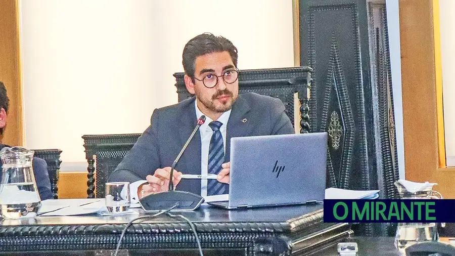Nelson Cunha quis fechar um processo mas desencadeou uma crise