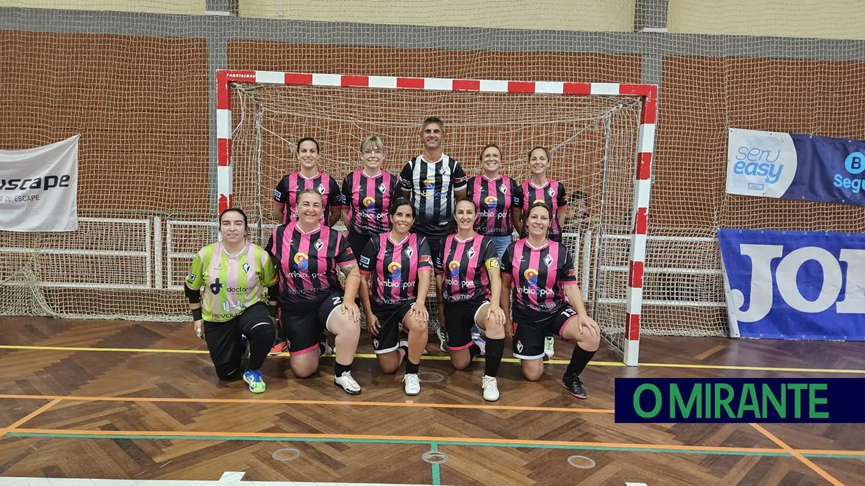 Azinhaga levanta troféu em final de festa para o futebol feminino