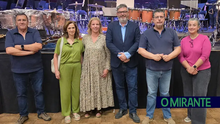 Câmara de VFX entrega 54 mil euros à Euterpe Alhandrense para comprar instrumentos