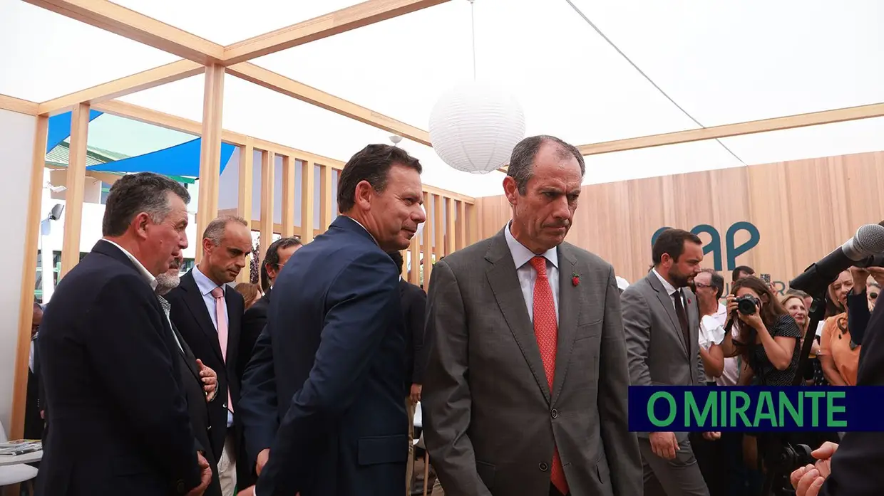 Luís Montenegro visita Feira Nacional da Agricultura e ouve apelos do sector