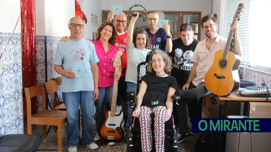 Na APPACDM há uma banda que canta afinado contra o preconceito