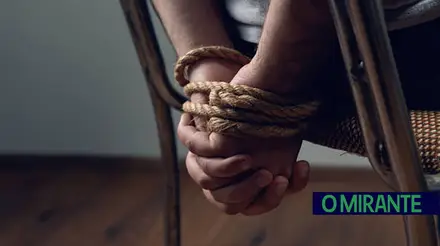 Detido por roubo qualificado e sequestro de mulher em Tomar para comprar droga