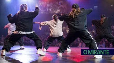 danca hip hop palco dancarinos ilustrativ