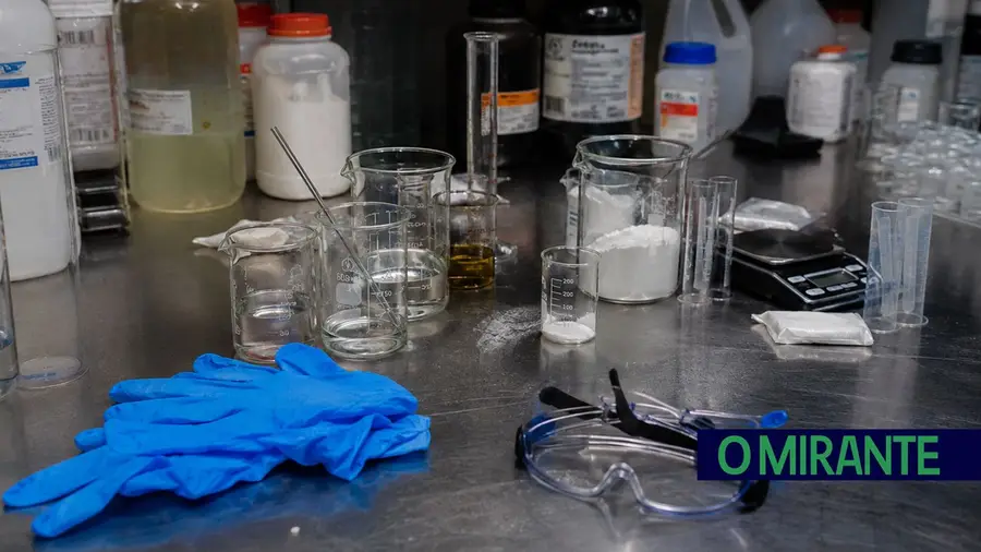 laboratorio quimicos produtos ilustrativ