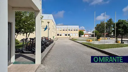 Mais salas de aula e biblioteca reforçam rede escolar de Samora Correia