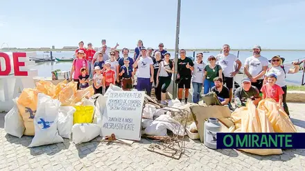 Voluntários já retiraram 12 toneladas de lixo das margens do Tejo