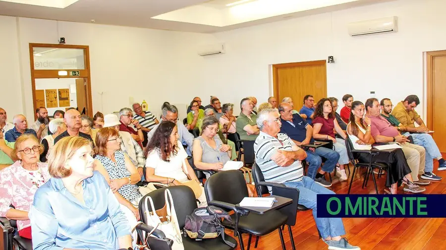 Autarcas ao lado da população contra unidade de biometano em Árgea
