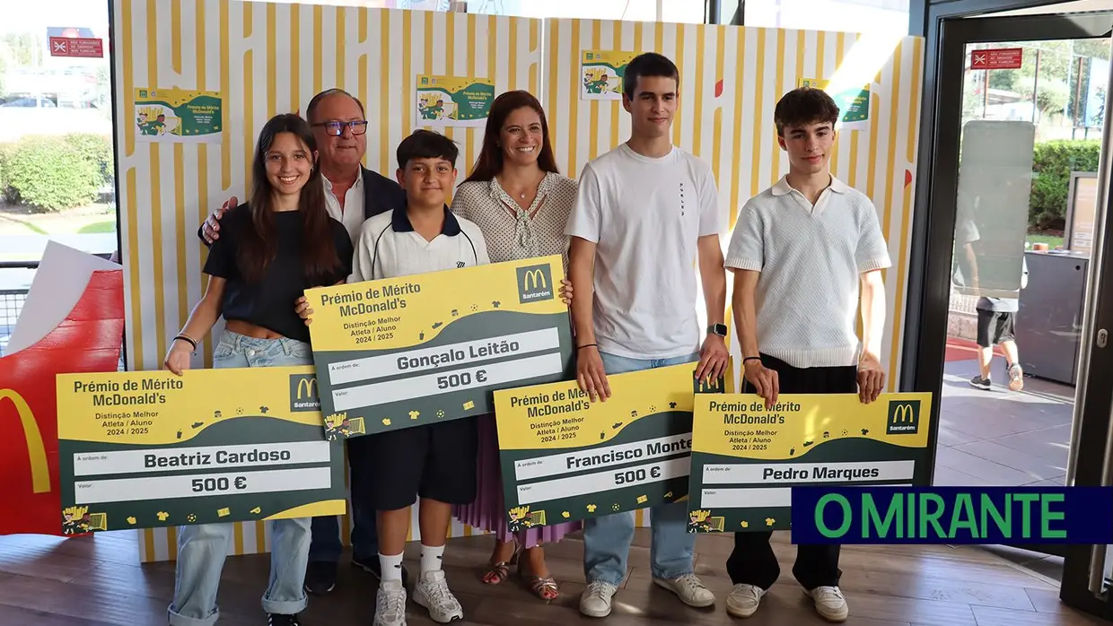 Associação de Futebol de Santarém distinguiu mérito escolar e desportivo