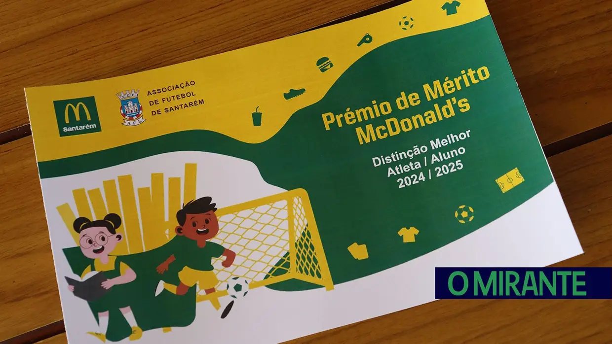 Associação de Futebol de Santarém distinguiu mérito escolar e desportivo