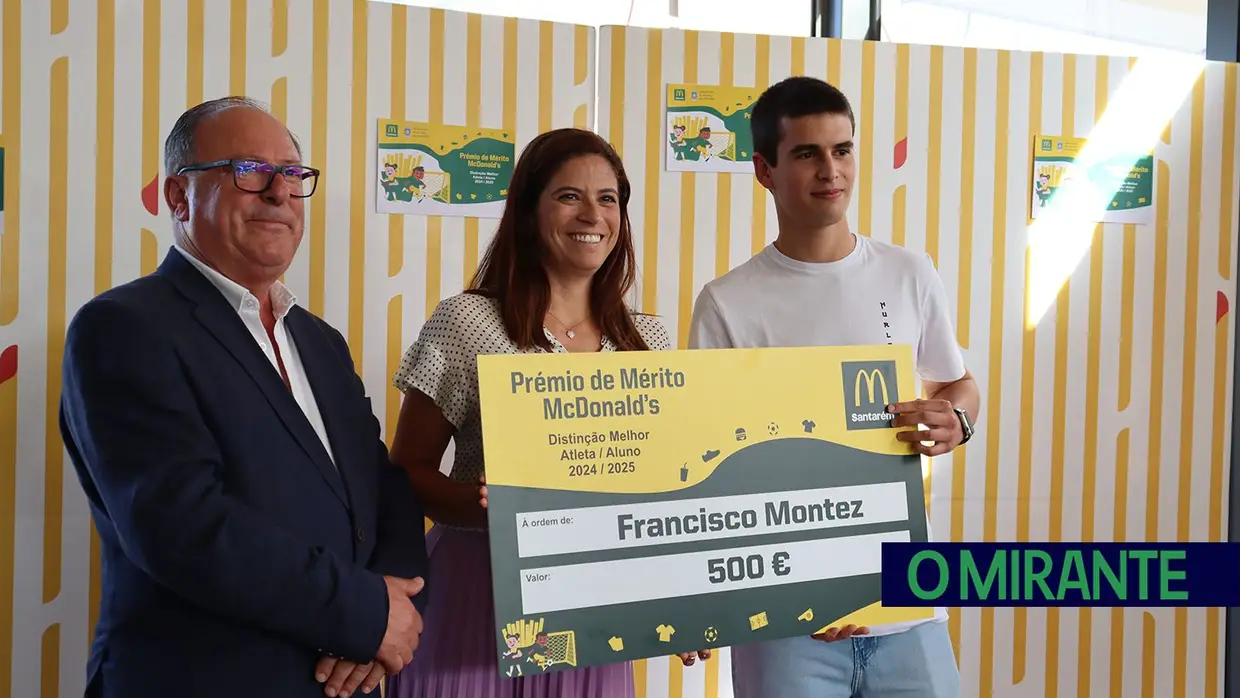 Associação de Futebol de Santarém distinguiu mérito escolar e desportivo