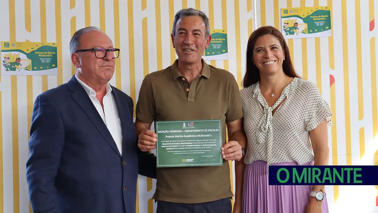 Associação de Futebol de Santarém distinguiu mérito escolar e desportivo