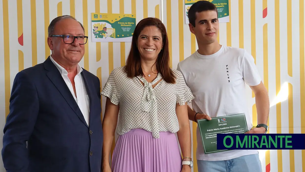 Associação de Futebol de Santarém distinguiu mérito escolar e desportivo