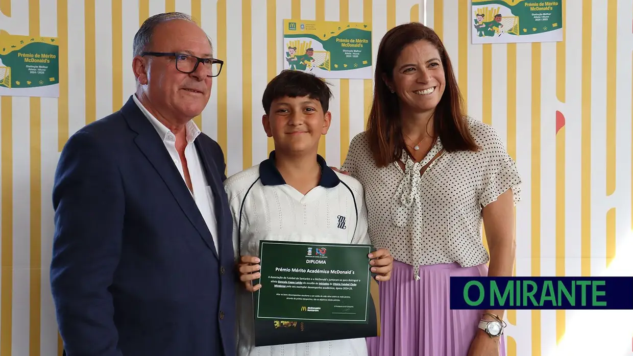 Associação de Futebol de Santarém distinguiu mérito escolar e desportivo