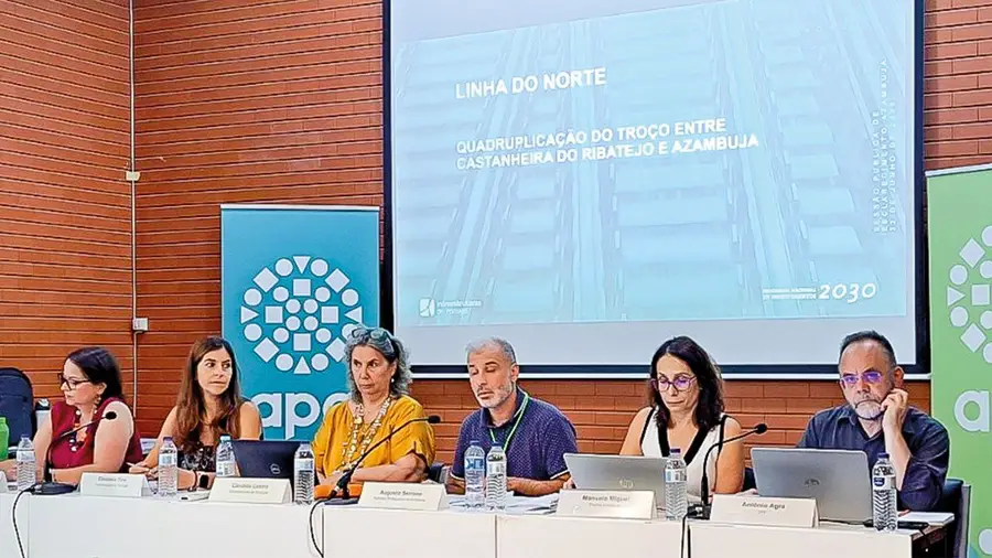 Oitocentos ficheiros em 30 dias