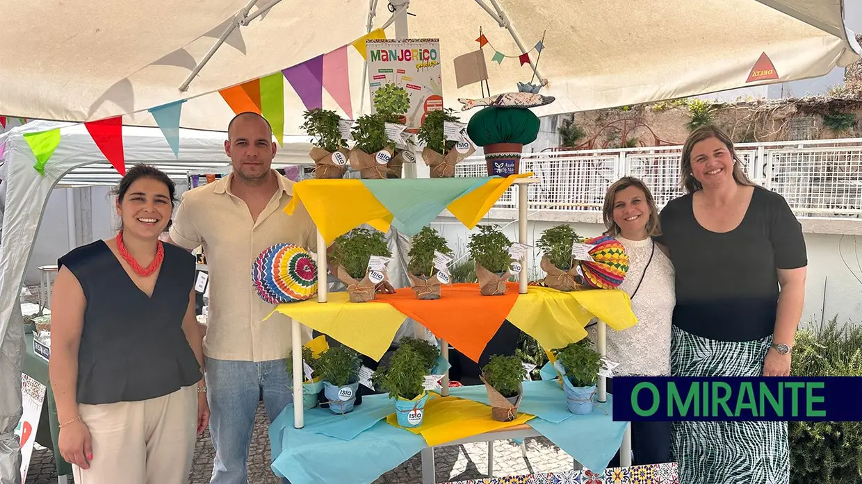 Arraial solidário no ISLA Santarém