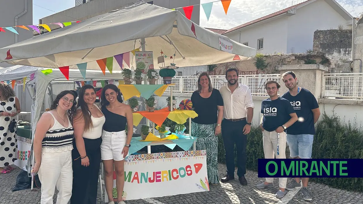 Arraial solidário no ISLA Santarém