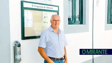 Funcionários dizem que venda de sucata pela Junta de Alenquer serviu para pagar almoço de despedida do ex-presidente