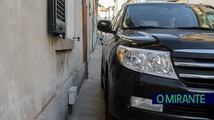 Automóveis cada vez maiores colocam em risco pessoas e desperdiçam energia