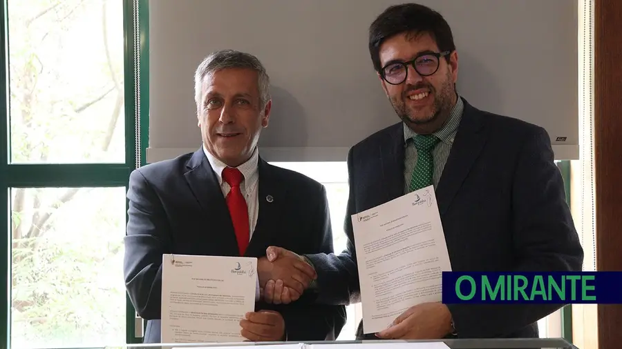 Biblioteca Municipal de Vila Nova da Barquinha passa a chamar-se oficialmente Carlos Matos Gomes