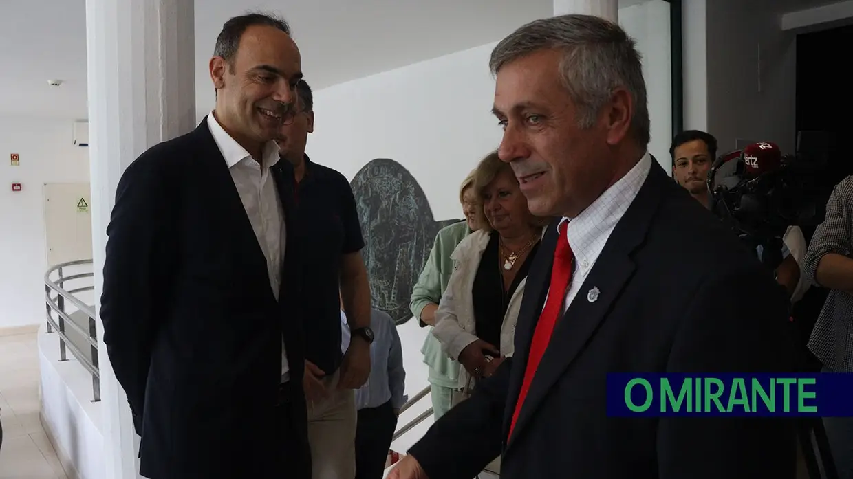 Biblioteca Municipal de Vila Nova da Barquinha passa a chamar-se oficialmente Carlos Matos Gomes