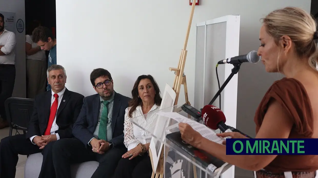 Biblioteca Municipal de Vila Nova da Barquinha passa a chamar-se oficialmente Carlos Matos Gomes