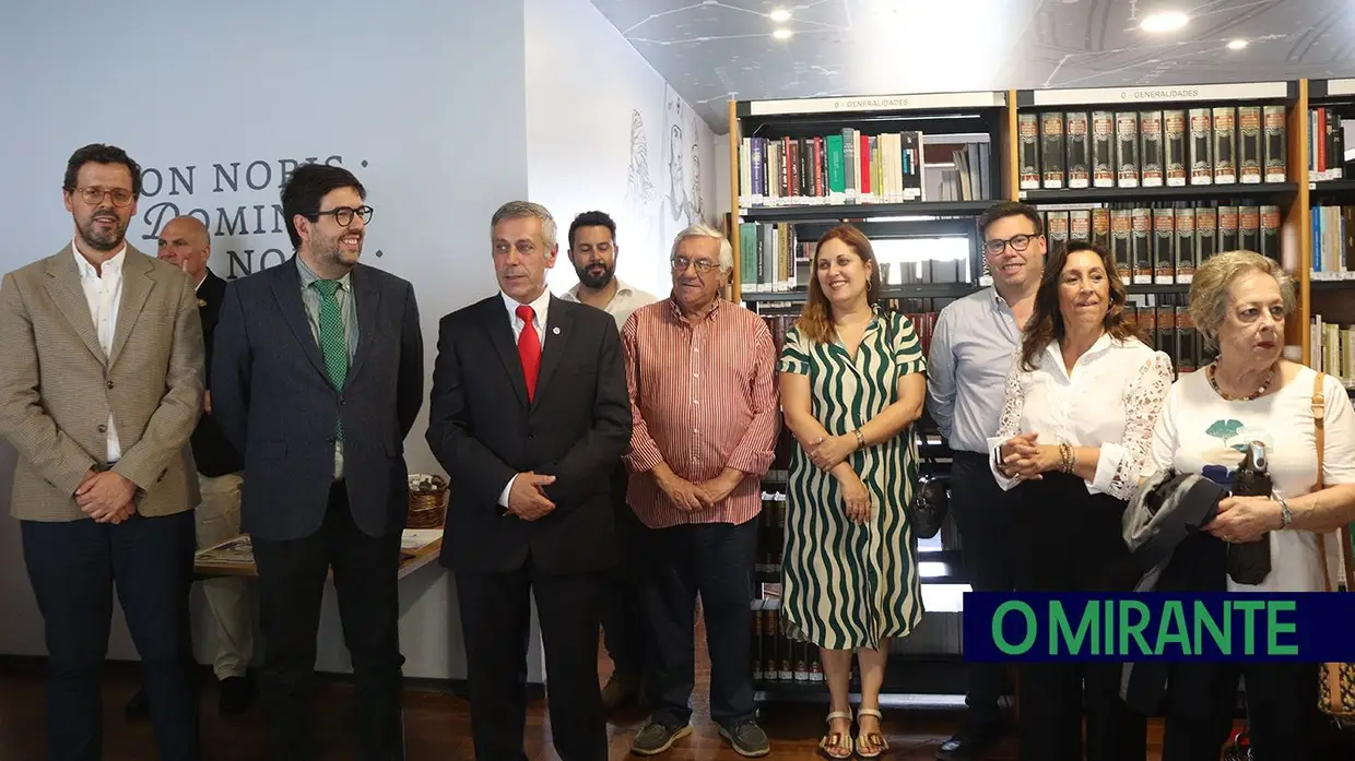 Biblioteca Municipal de Vila Nova da Barquinha passa a chamar-se oficialmente Carlos Matos Gomes