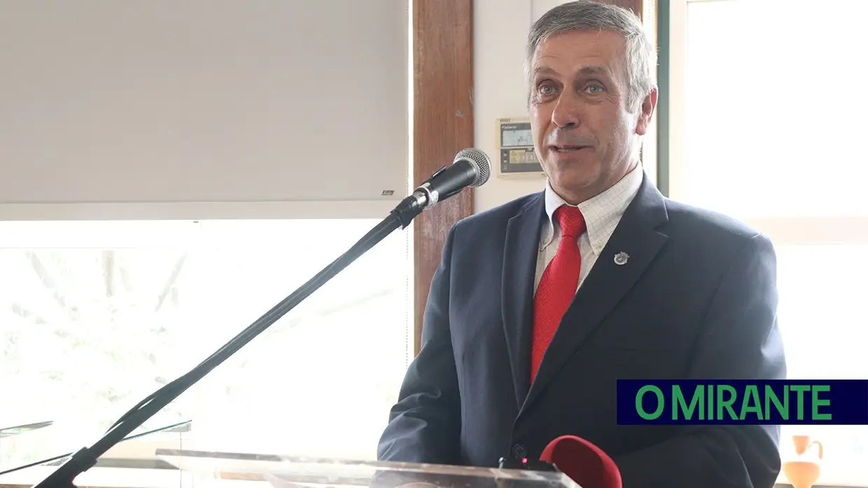Biblioteca Municipal de Vila Nova da Barquinha passa a chamar-se oficialmente Carlos Matos Gomes