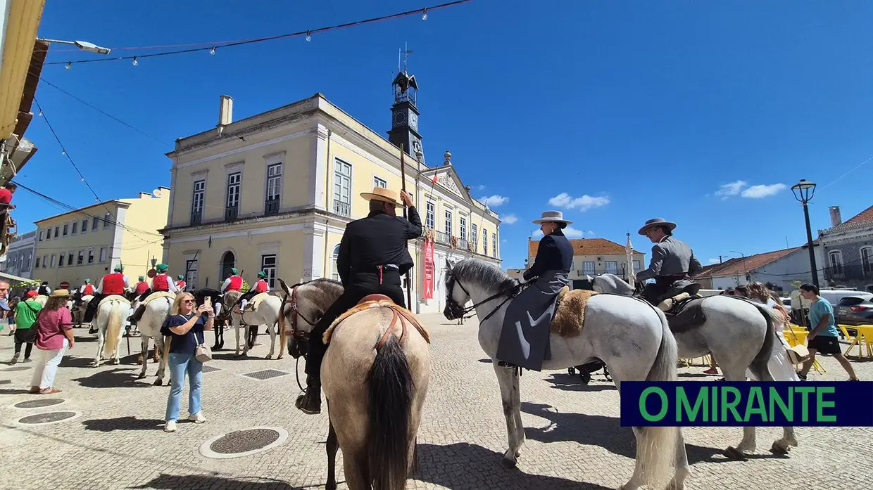 Benavente voltou a servir amizade com festa brava e sardinha assada