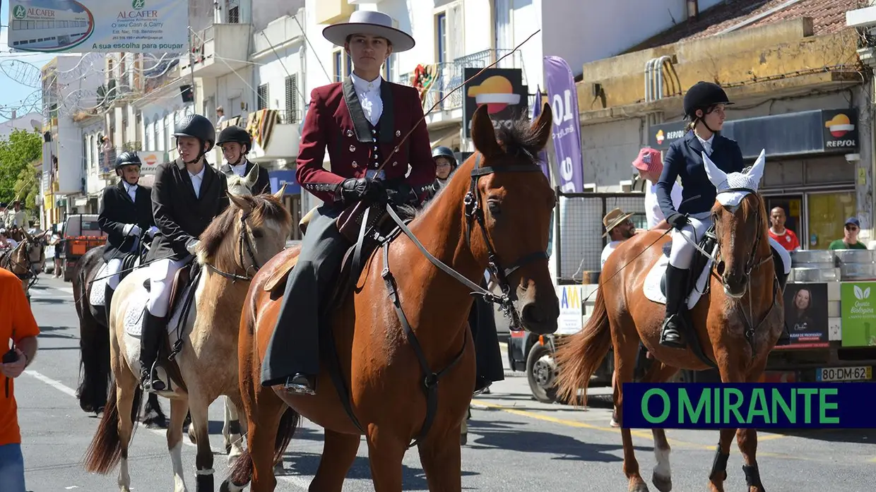 Benavente voltou a servir amizade com festa brava e sardinha assada