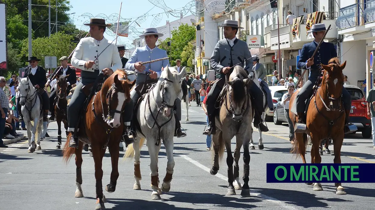 Benavente voltou a servir amizade com festa brava e sardinha assada