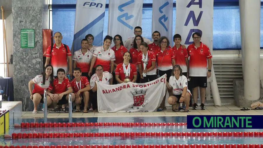 Alhandra Sporting Club volta a brilhar com 49 medalhas na natação adaptada