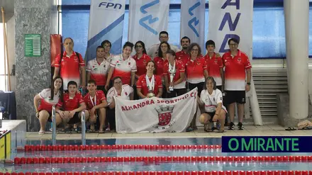 Alhandra Sporting Club volta a brilhar com 49 medalhas na natação adaptada