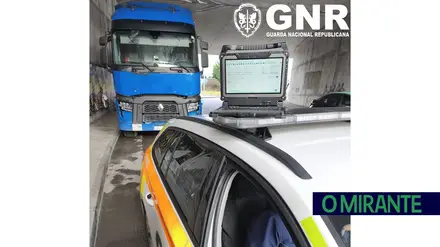 Motorista apanhado em Azambuja a conduzir com cartão de outro condutor no tacógrafo