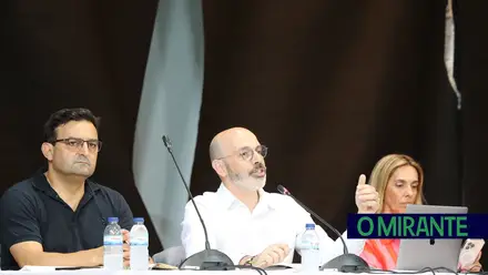 Descentralização de sessões da Assembleia Municipal de Santarém começou em Amiais de Baixo