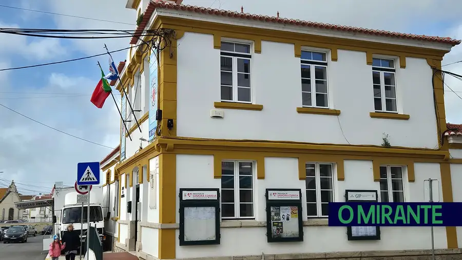 Salão Nobre da Junta de Samora Correia disponível como refúgio contra o calor