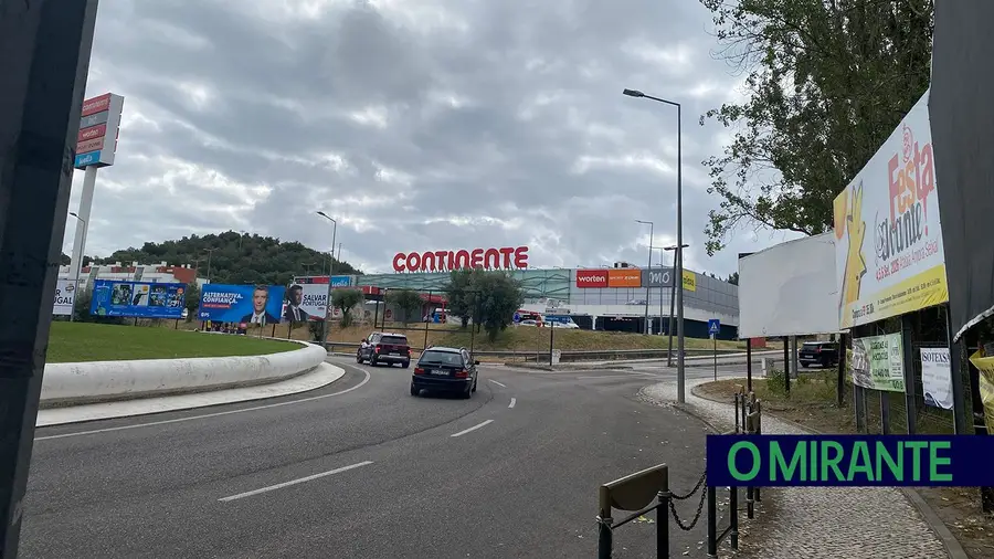 Santarém quer disciplinar propaganda política na cidade e limpar o espaço público