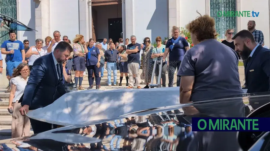 Dezenas no último adeus a Osvaldo Pires