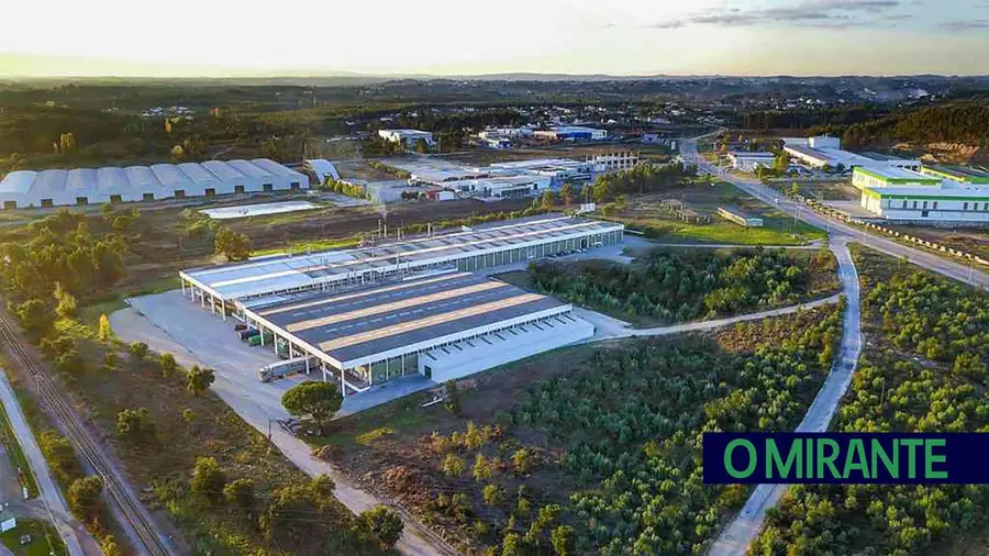 Futuro da TemaHome em Tomar continua preso por arames e trabalhadores permanecem em casa