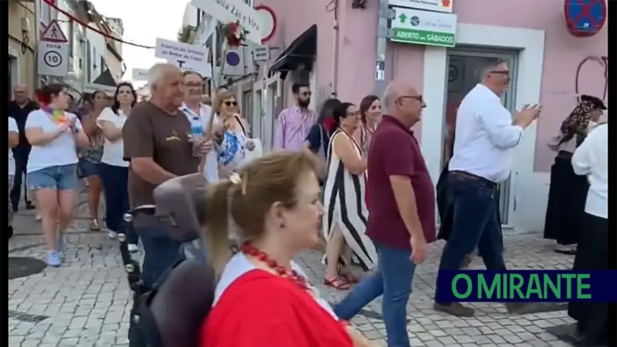 Vila Franca de Xira já celebra Colete Encarnado nas ruas