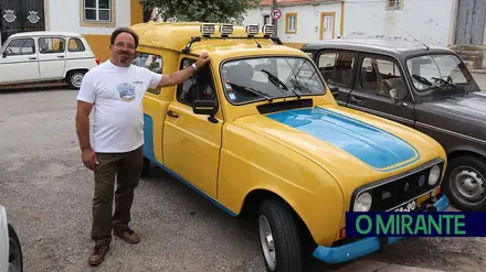 Renault 4 voltam à estrada na Chamusca para celebrar a paixão por um clássico