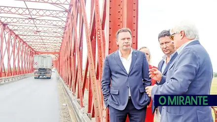 A ponte que Montenegro prometeu continua por construir