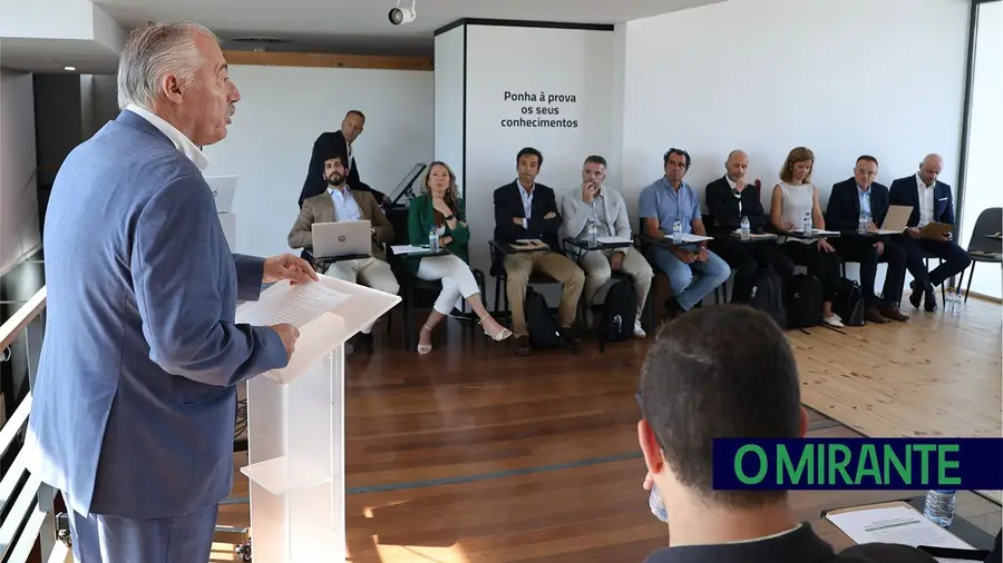 Azambuja debate com empresas da logística plano para garantir abastecimento do país