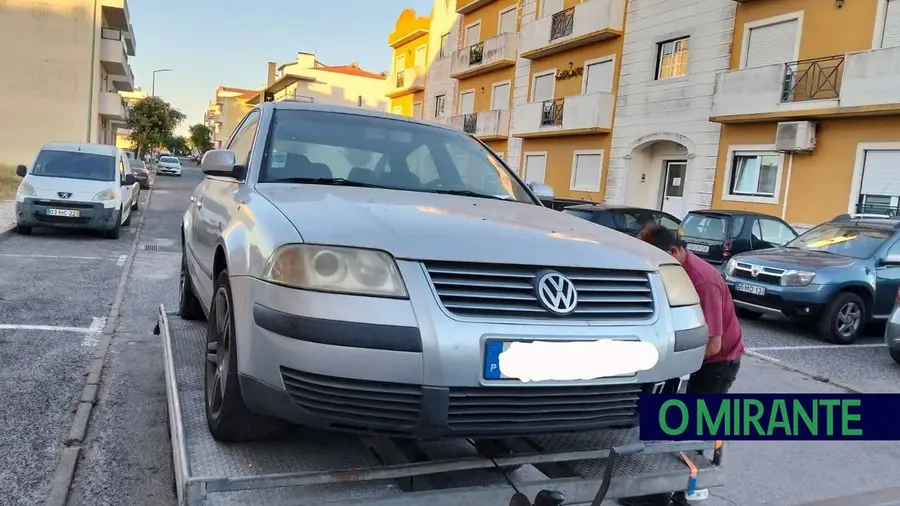 Samora Correia retira mais nove carros abandonados da via pública