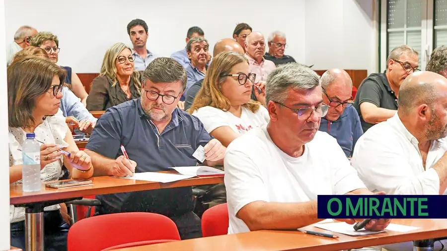 Parque Eólico Chão Falcão volta ao debate político em Alcanena