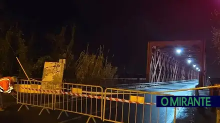 IP fecha ponte da Chamusca à hora de ponta e obriga a desvios de dezenas de quilómetros