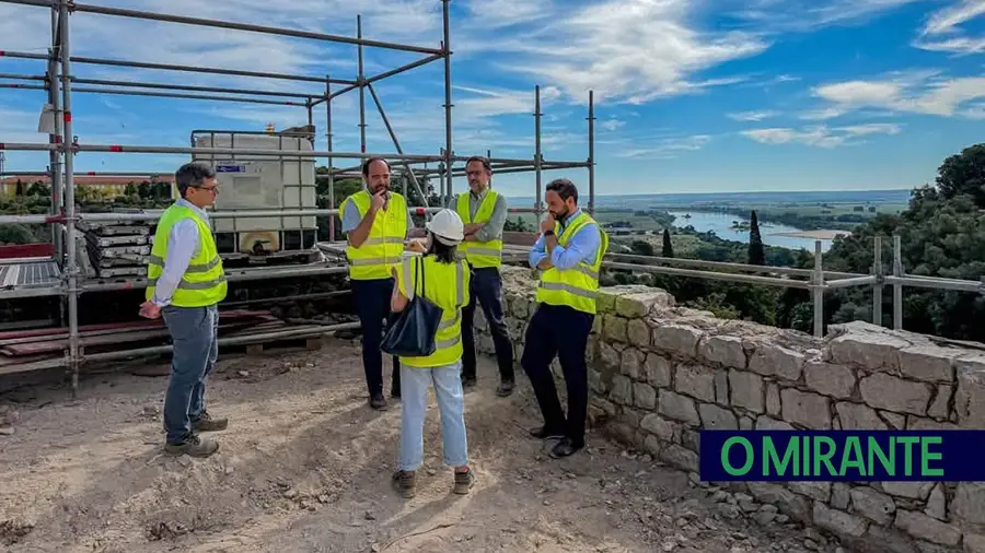 Obras nas muralhas de Santarém em luta contra o tempo para não perderem verbas do PRR