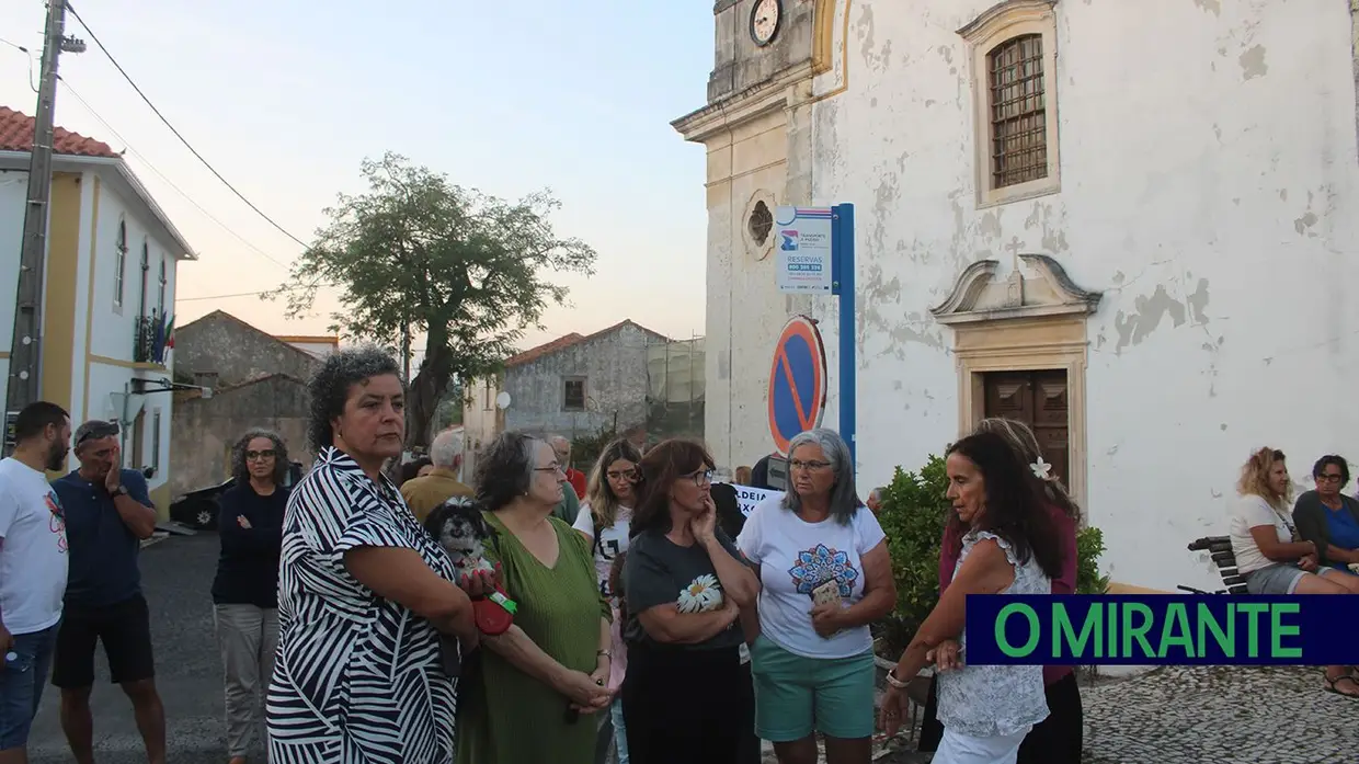 Vigília noturna junta 150 pessoas em Árgea contra unidade de biometano