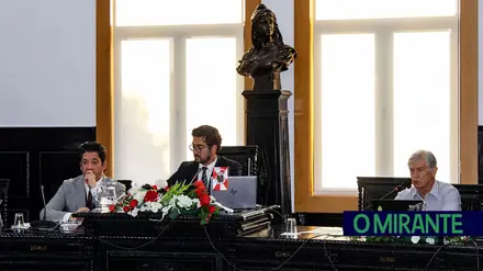 Câmara do Entroncamento endurece acções contra ocupações ilegais e enfrenta contestação política